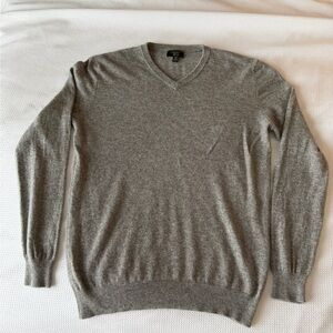 100% Cashmere Grey V-Neck Men's Sweater